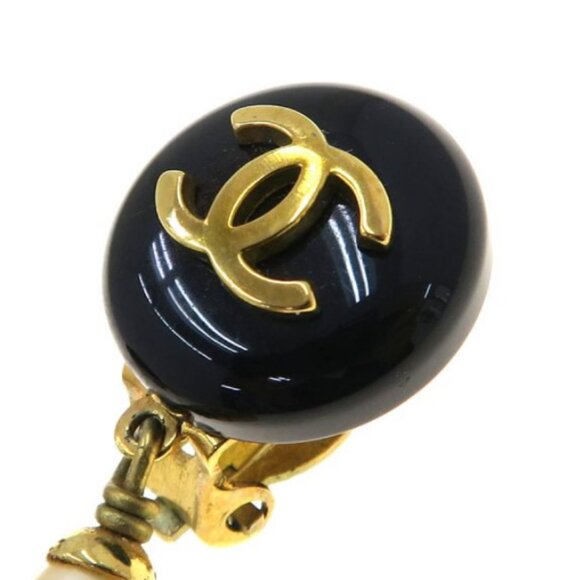 CHANEL CC Logos Pearl Drop Black Round Clip-On Earrings Gold Tone - Picture 5 of 10